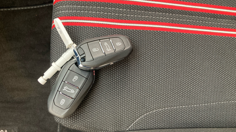 Vauxhall Corsa 100kW Yes 50kWh 5dr Auto Electric Hatchback